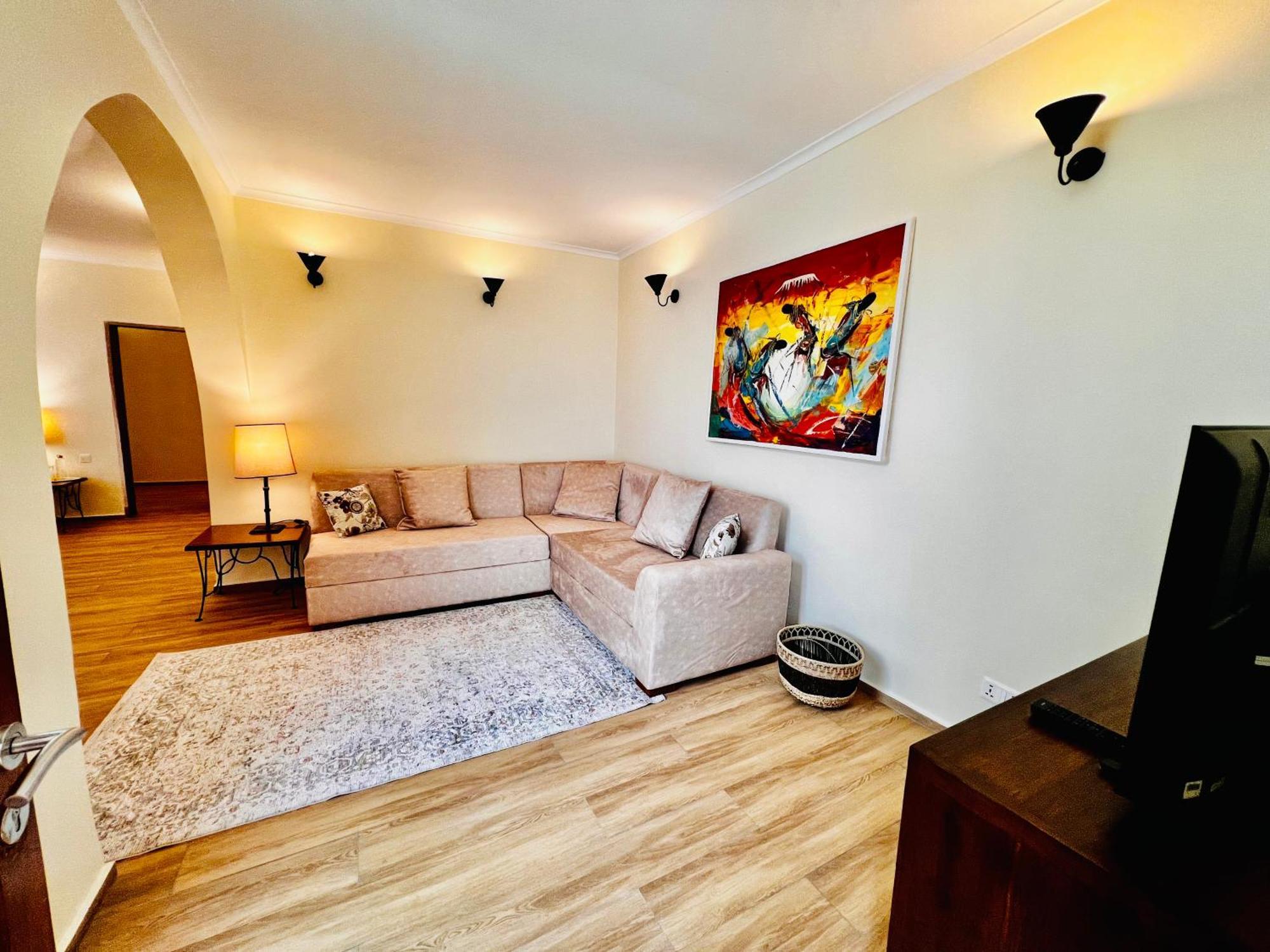 Pink Flamingo Boutique Hotel Moshi Buitenkant foto