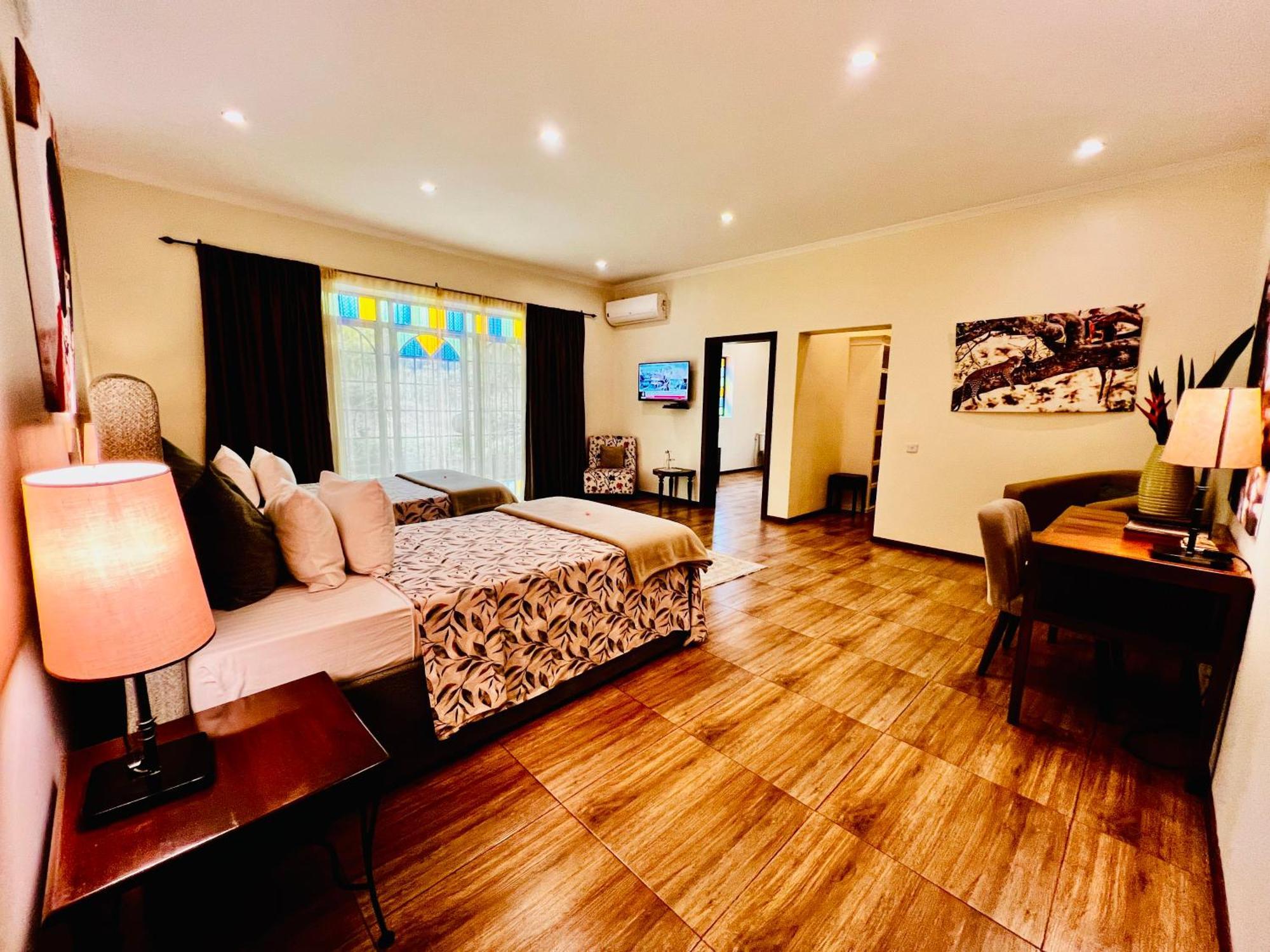 Pink Flamingo Boutique Hotel Moshi Buitenkant foto