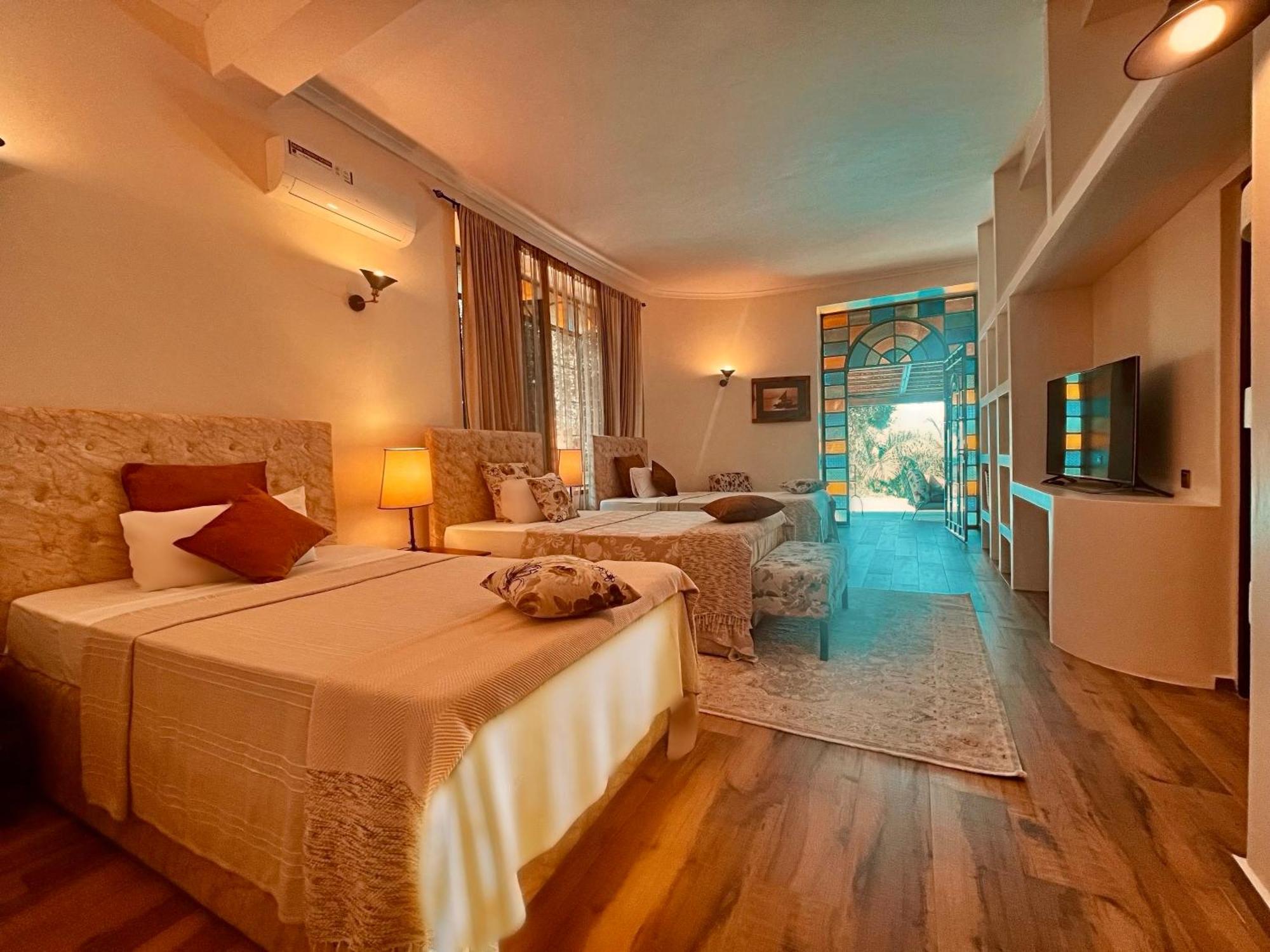 Pink Flamingo Boutique Hotel Moshi Buitenkant foto