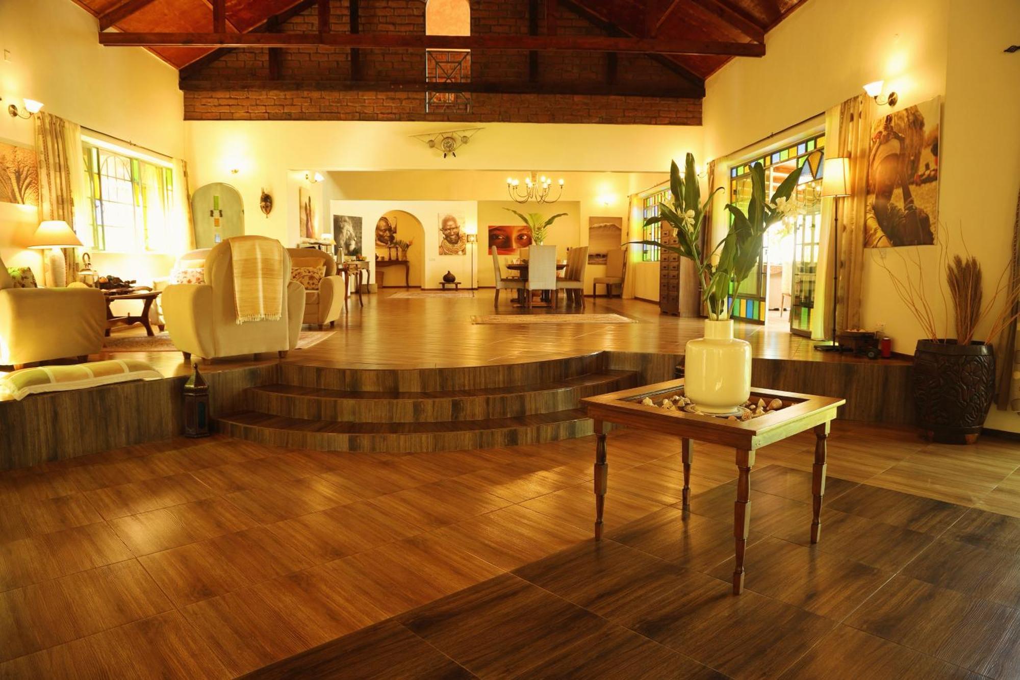Pink Flamingo Boutique Hotel Moshi Buitenkant foto